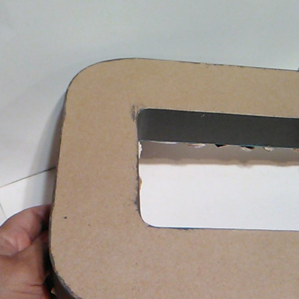 Shell Shelf Sitter - Picture 10 of 14